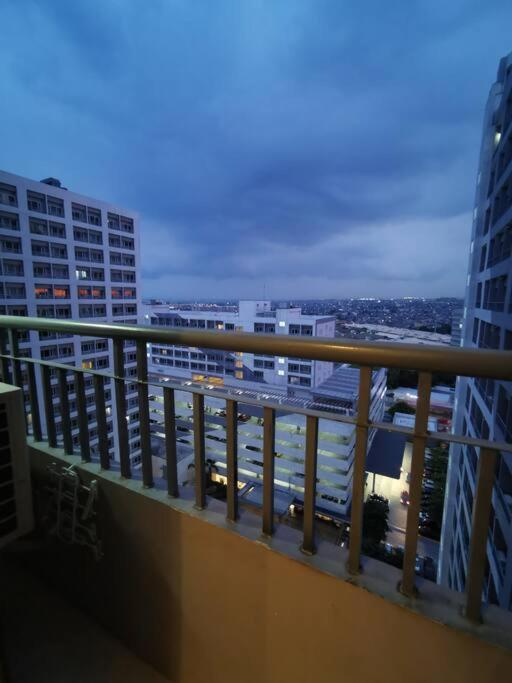 Lot's Pad Nr Bgc * Manila
