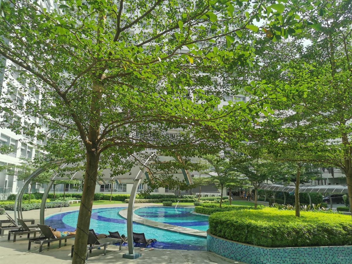 Lot's Pad Nr Bgc * Manila